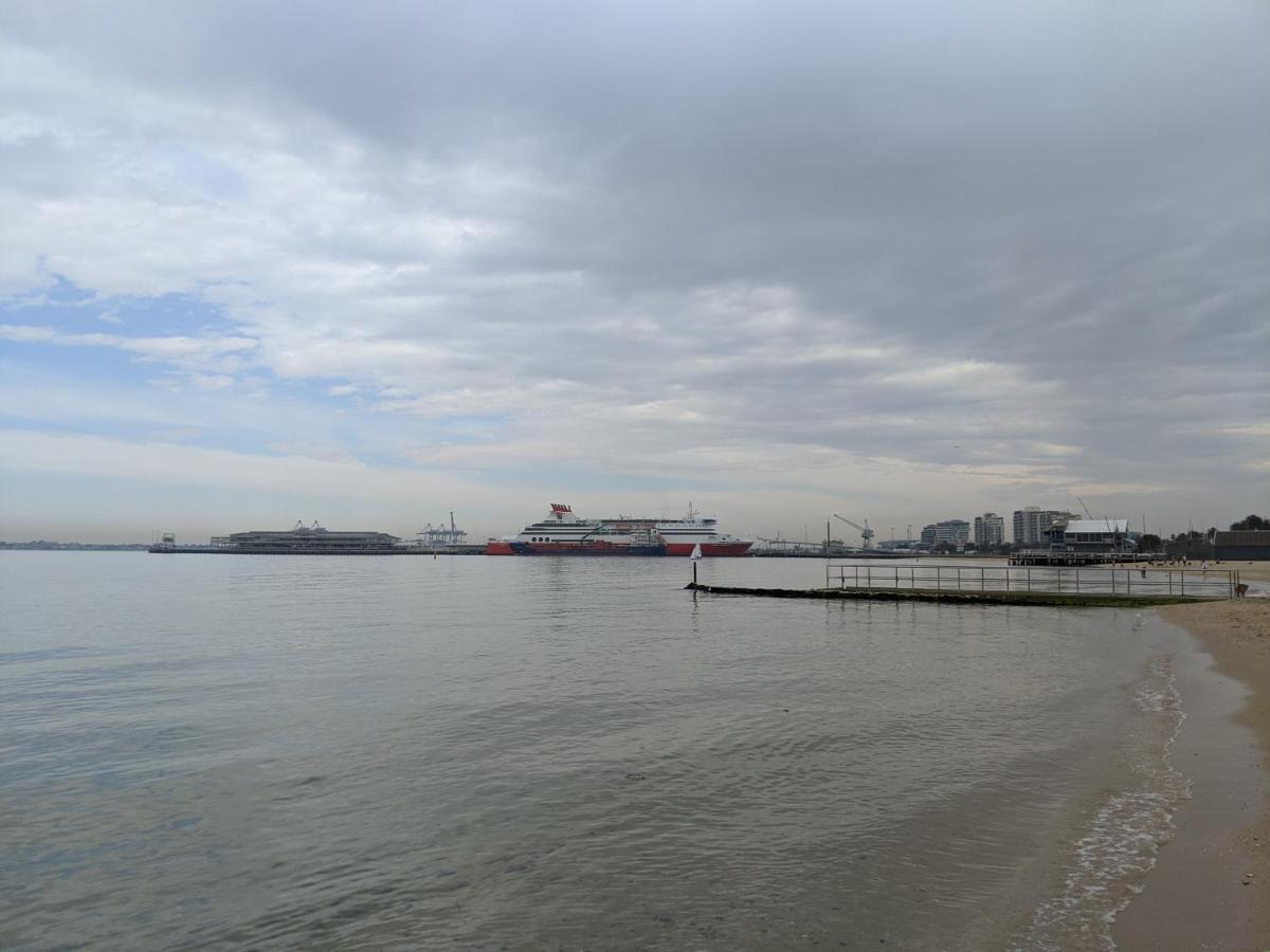 Staycentral - Spacious Seaviews Port Melbourne Eksteriør bilde
